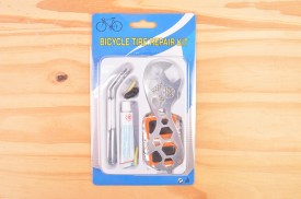 Kit reparacion bicicleta con llave blister (1).jpg